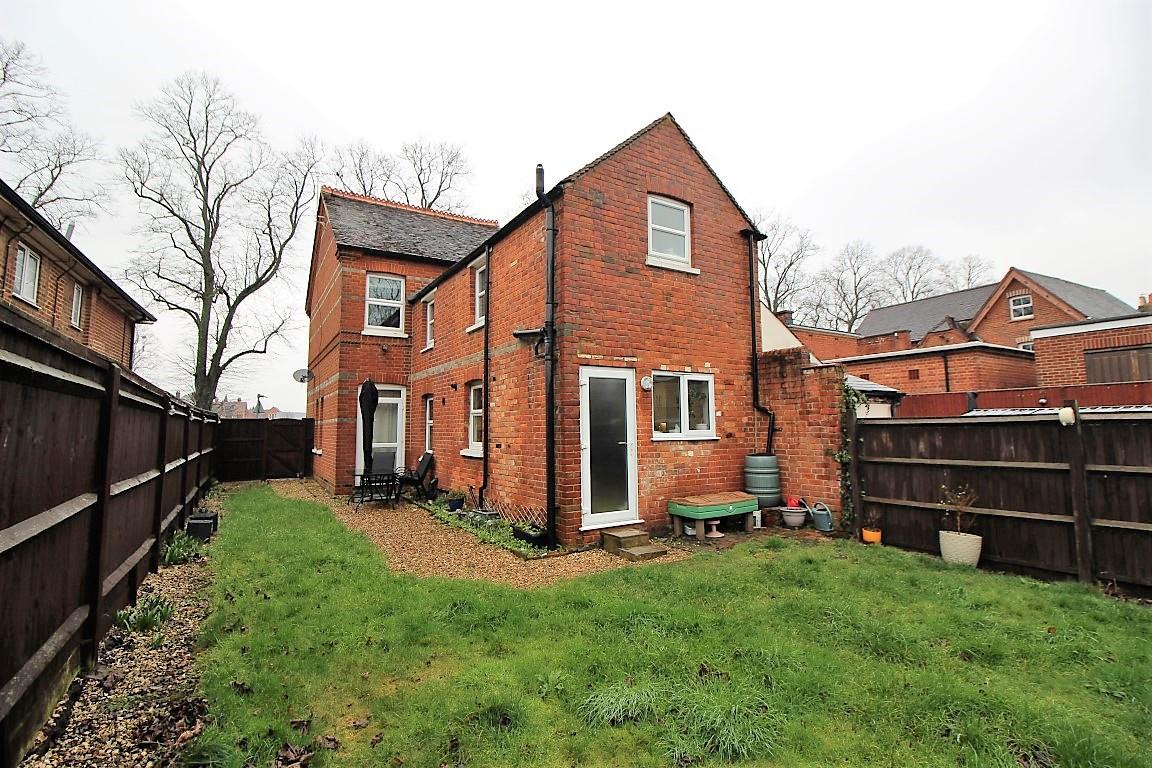 Kentwood Hill, Tilehurst, Reading